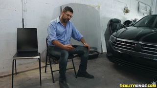 Nadia White came to the machanic Charles Dera in the garage