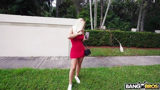 Paris Banks shows off her big tits outdoors