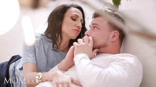 Big tits MILF Julia Diamond in wet shirt deep throat and hard fucking