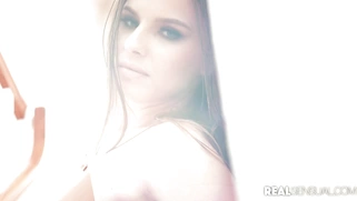 Jillian Janson demosntrates her blowjob skills