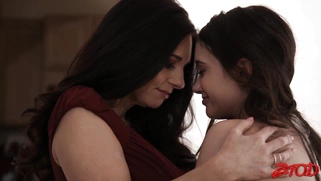 Mindi Mink and Gia Paige are kissing