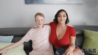 Lolly Dames and Ashlyn Peaks get their big boobs worshipped