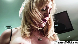 LICENSED TO LICK - Pepper Kester Lesbian Learning Nina Hartley