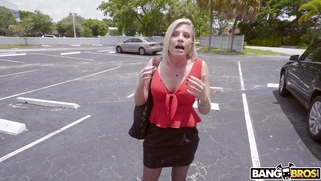 Blonde mom Kaylynn Keys is getting picked up on the street