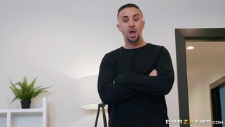 Keiran Lee iz amazed by Alexis Fawx' ass