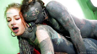 Amateur Anuskatzz gets her ass drilled doggystyle