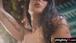 Naked arab babe exposed her natural body
