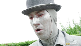 Alessandra Jane seduces the living statue Danny D outdoors