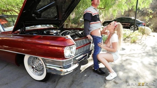 Kendra Sunderland gives nice blowjob to Jessy Jones outdoors