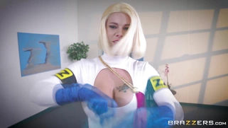 Peta Jensen disarmed the robber with her super big tits