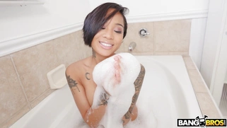 Honey Gold shows off her delightful parts