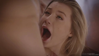 Carolina Sweets is sucking cock and licking balls in the office