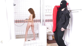 Kimmy Grainger is taking the shower and pleasuring her pussy