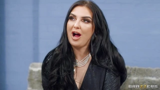 Roxee Couture gets her pussy fingered by Danny D
