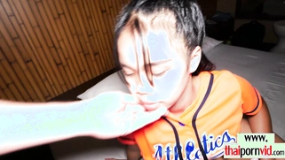 Hot Thai teen Poohpea serving her client