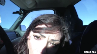 Amateur 18yo Jessica Rex sucking hard cock in a car