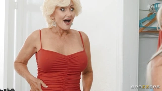 Sally D'Angelo and Seka Black share pink dildo