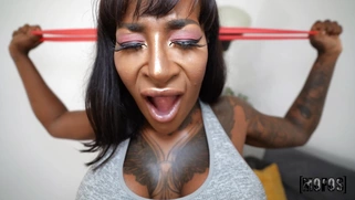 Ebony goddes Josy Black does fitness