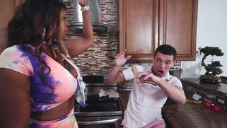 Victoria Cakes put her giant ass on Johnny Love's face