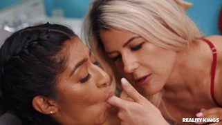 Binky Beaz gets her pussy fingered by Kit Mercer