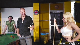 Latina MILF Luna Star plays billiards with Sean