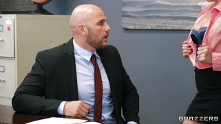 Leila LaRocco is sucking the big cock on the desk