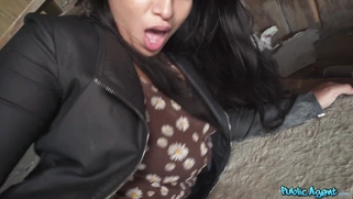 Amy Amor gets fucked by Xavier Miller standing