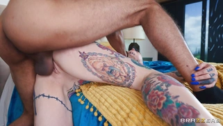Titi Ramone gets her pussy drilled by Alex Jones from behind