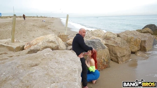 Paola Hard is sucking thick dick on the beach