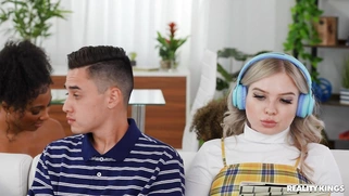 Jenna J Foxx and Olivia Jayy play lesbo games